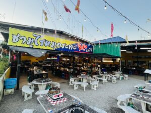 ซามูไรหมูกระทะ A&A แม่โจ้ หน้าร้านและบรรยากาศภายในร้าน 10