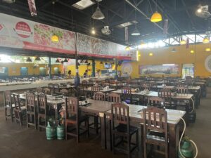 ซามูไรหมูกระทะ A&A แม่โจ้ หน้าร้านและบรรยากาศภายในร้าน 4