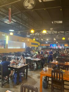 ซามูไรหมูกระทะ A&A แม่โจ้ หน้าร้านและบรรยากาศภายในร้าน 5