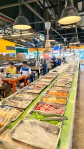 ซามูไรหมูกระทะ A&A แม่โจ้ หน้าร้านและบรรยากาศภายในร้าน 7