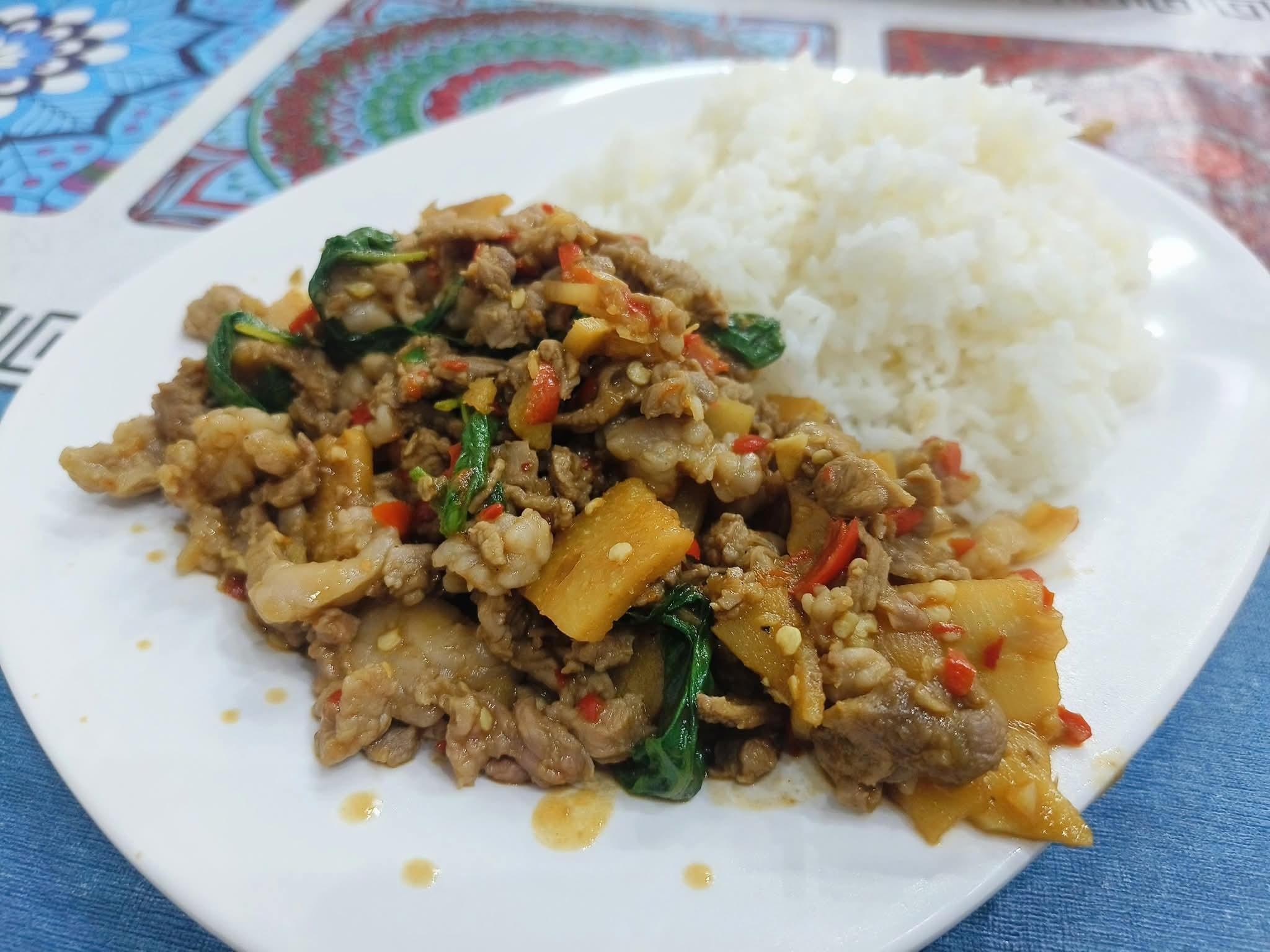 ยายฮู้ อาหารป่า (โชคชัย 4) อาหารตามสั่ง ลาดพร้าววังหิน 5