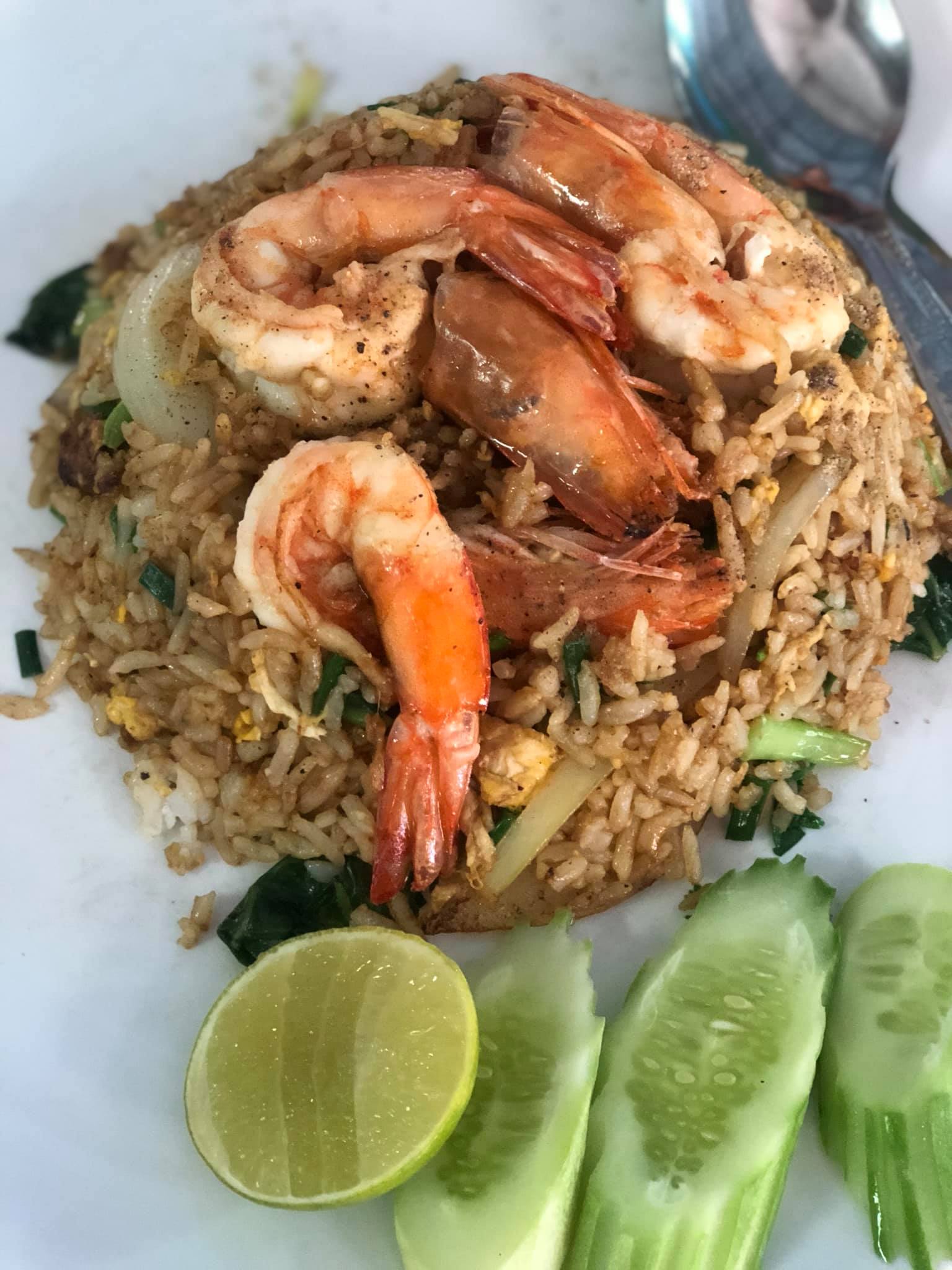 ร้านน้องแป้ง จานใหญ่ By ลุงชัย อาหารตามสั่ง ลาดพร้าว 1