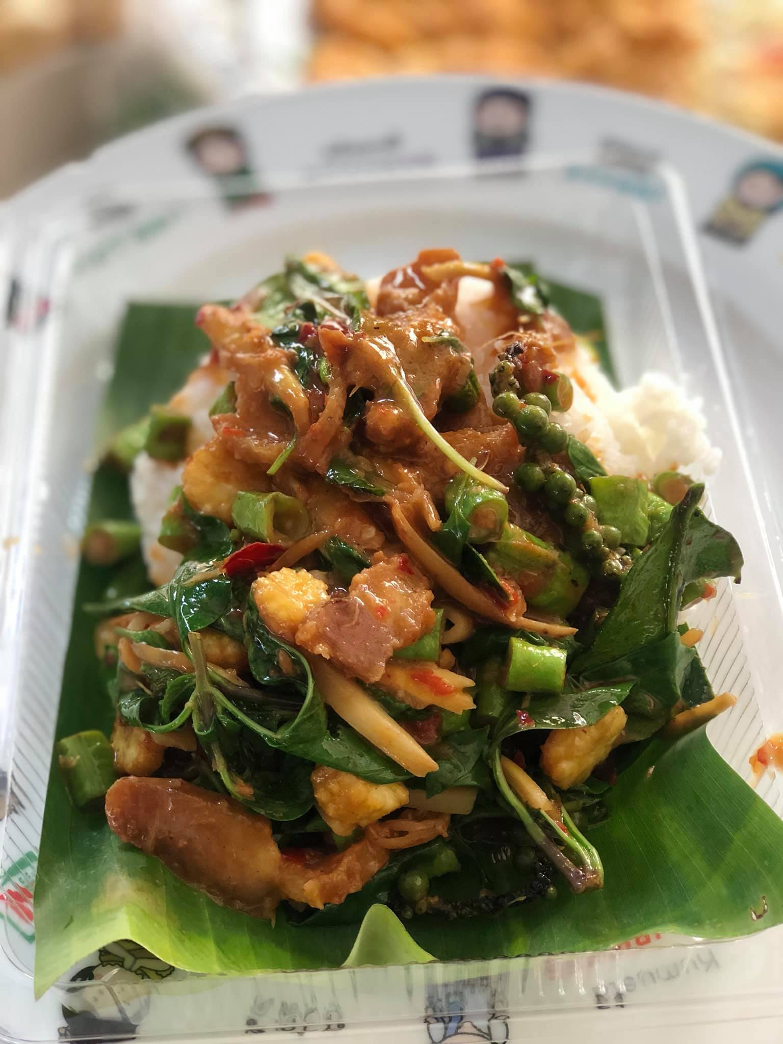 ร้านน้องแป้ง จานใหญ่ By ลุงชัย อาหารตามสั่ง ลาดพร้าว 3