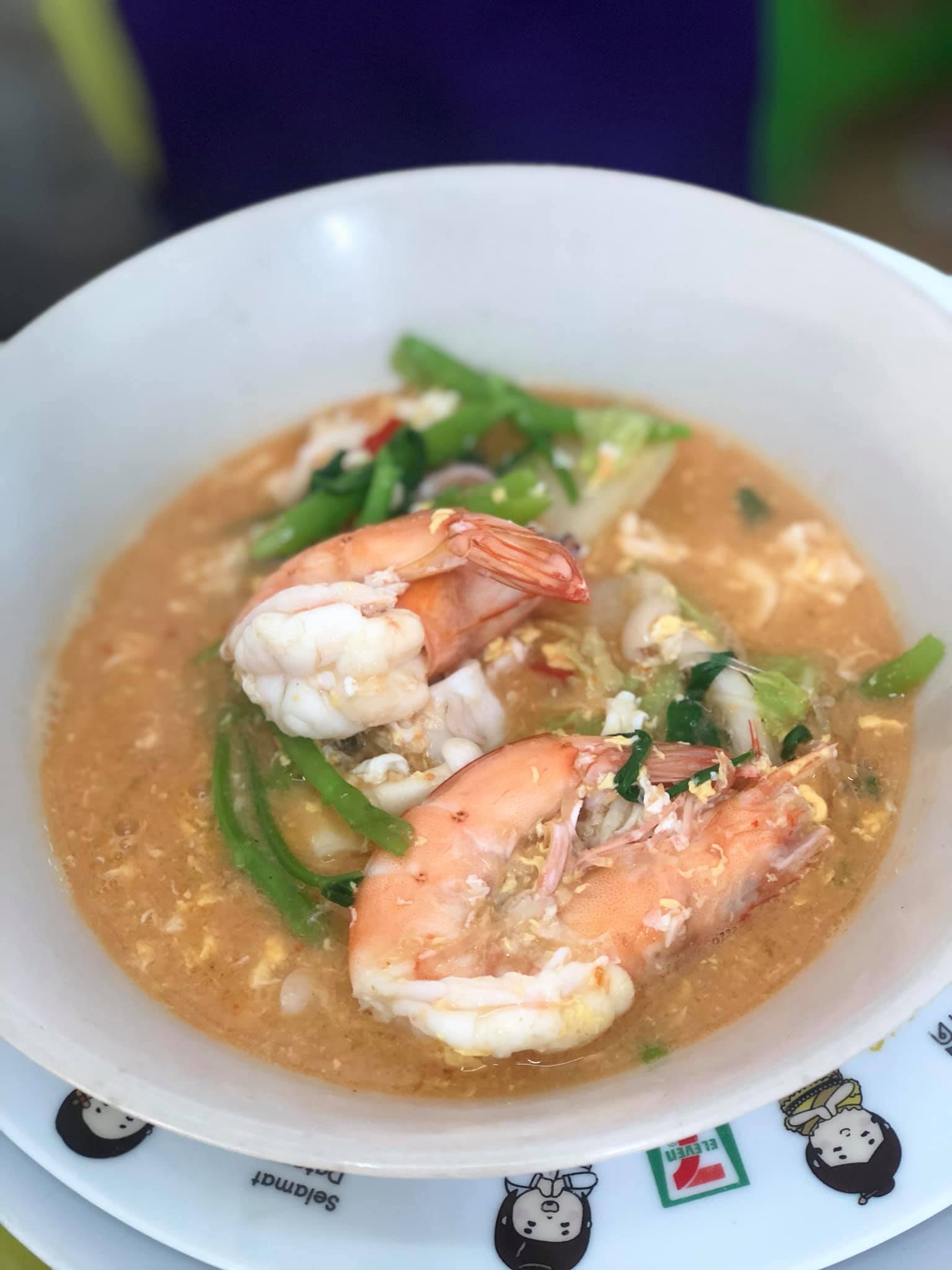 ร้านน้องแป้ง จานใหญ่ By ลุงชัย อาหารตามสั่ง ลาดพร้าว 5