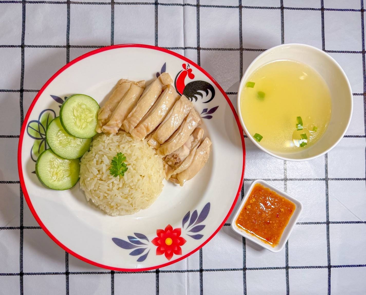 เหมียวมันไก่ ข้าวมันไก่ หมูแดง บะหมี่ฮ่องกง เชียงใหม่ 4