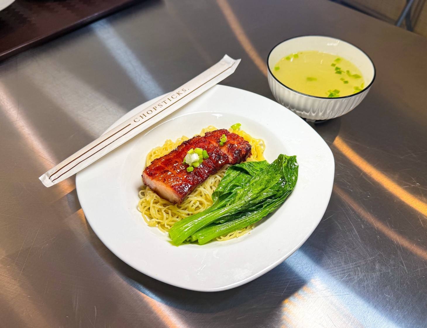 เหมียวมันไก่ ข้าวมันไก่ หมูแดง บะหมี่ฮ่องกง เชียงใหม่ 5