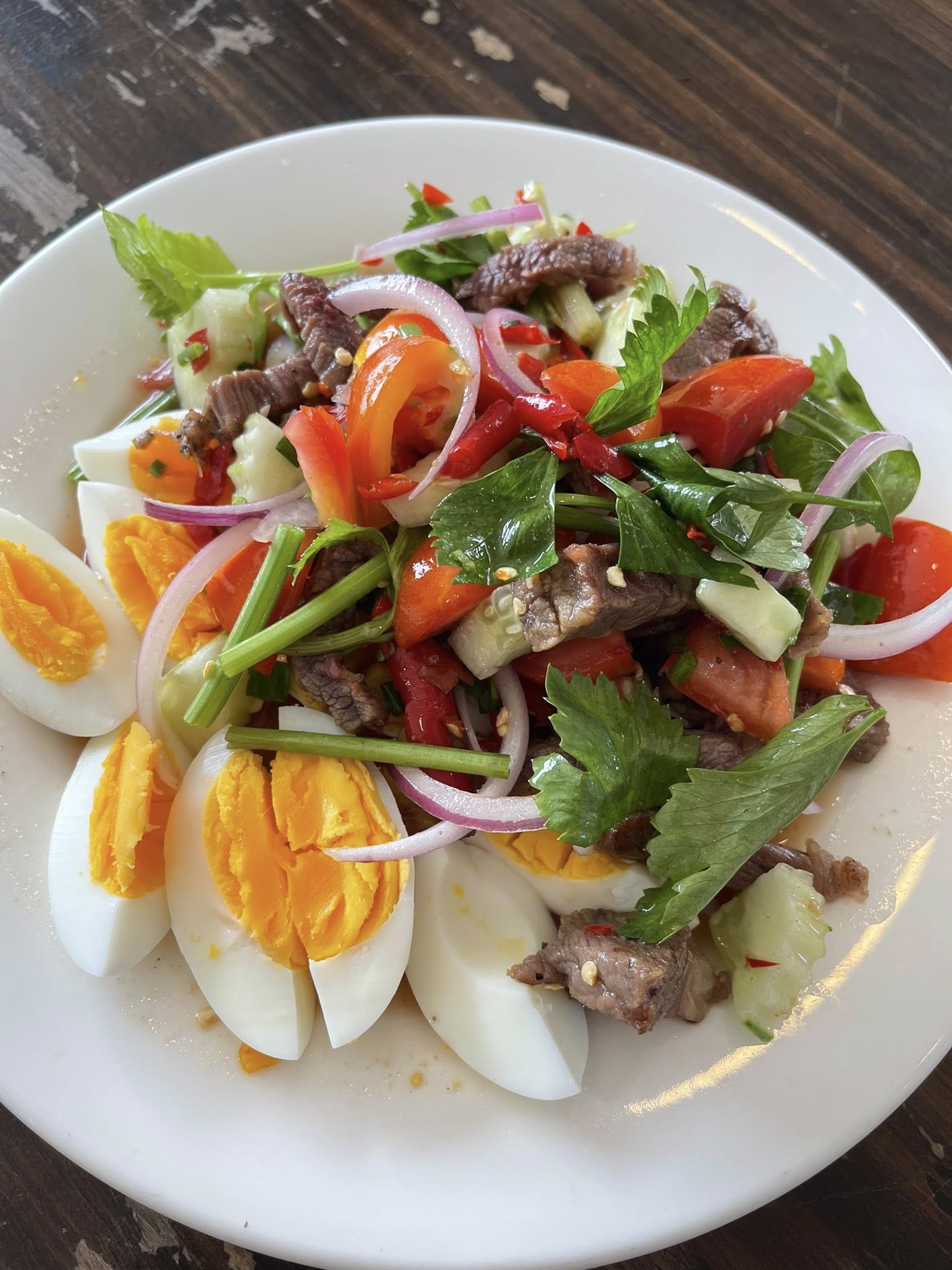 Madame bar & restaurant ร้านส้มตำ สมุทรสาคร 9