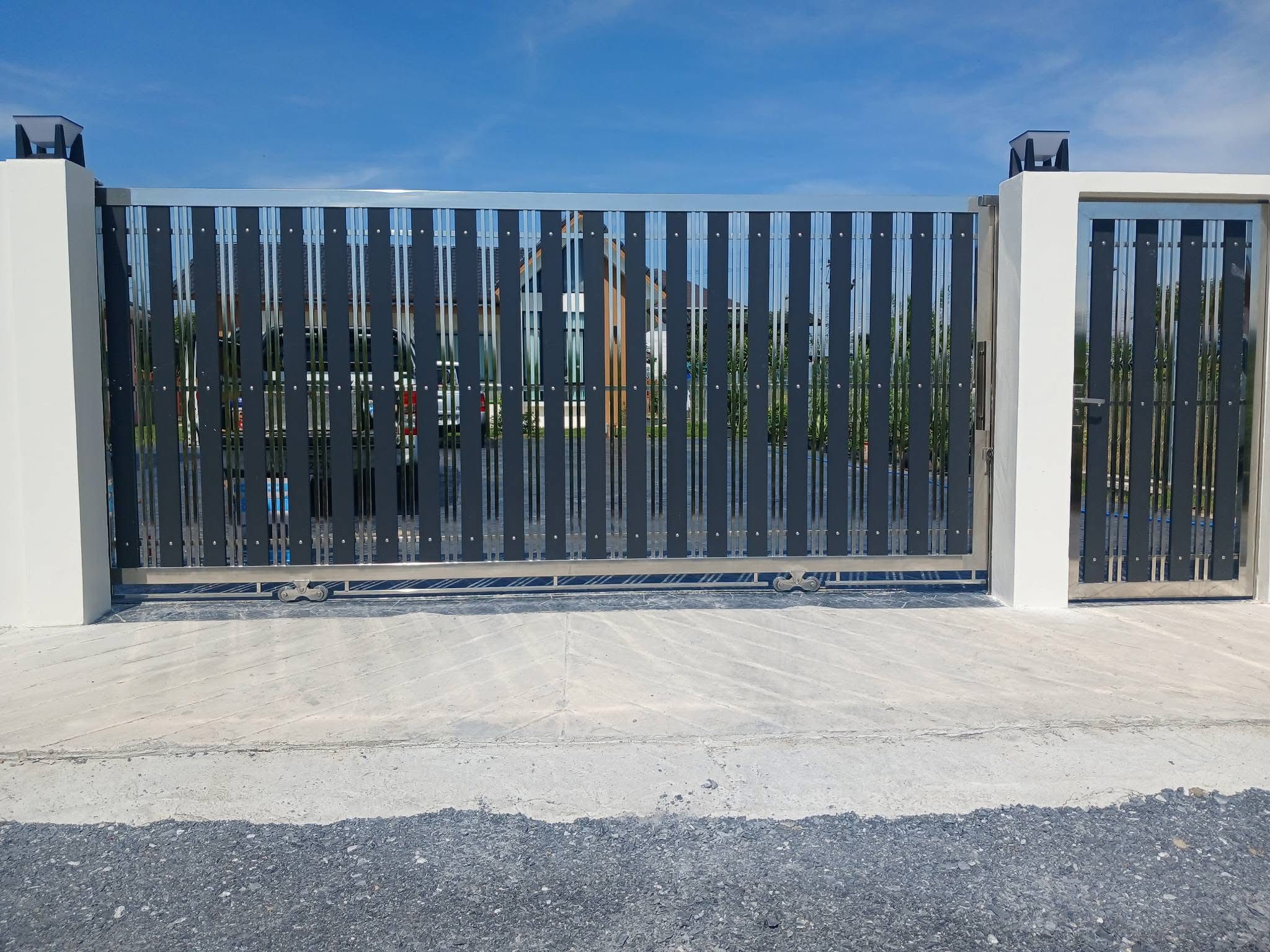 บริษัท ใหญ่ การช่างประตูเหล็กม้วน จำกัด ประตูรีโมท สมุทรสาคร 3