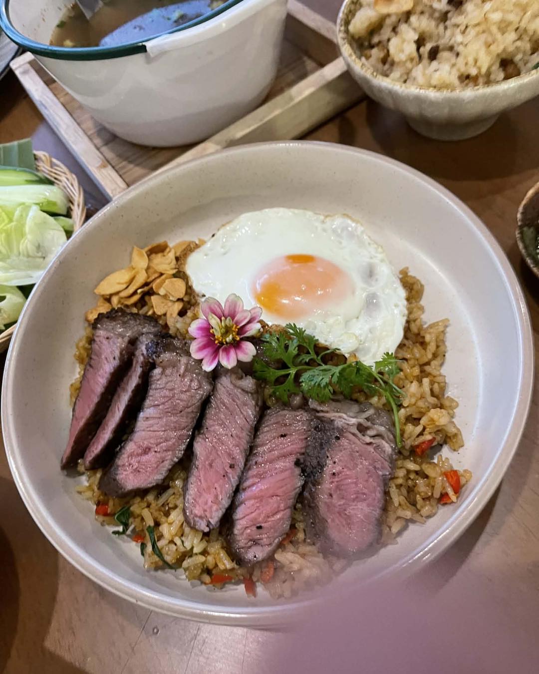 มงคล ลาบก้อย ร้านสเต็กเนื้อ นครพนม 2