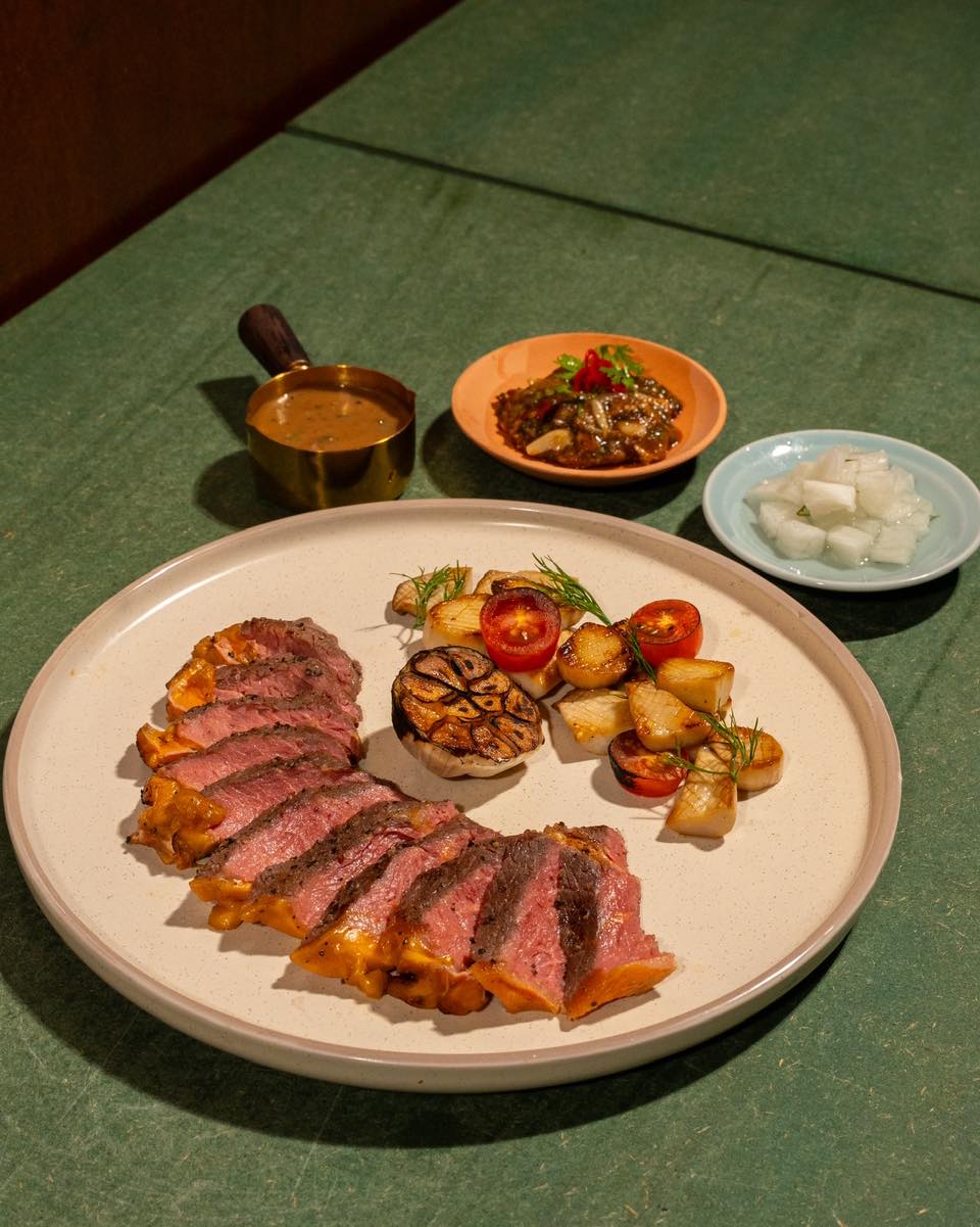 มงคล ลาบก้อย ร้านสเต็กเนื้อ นครพนม 5