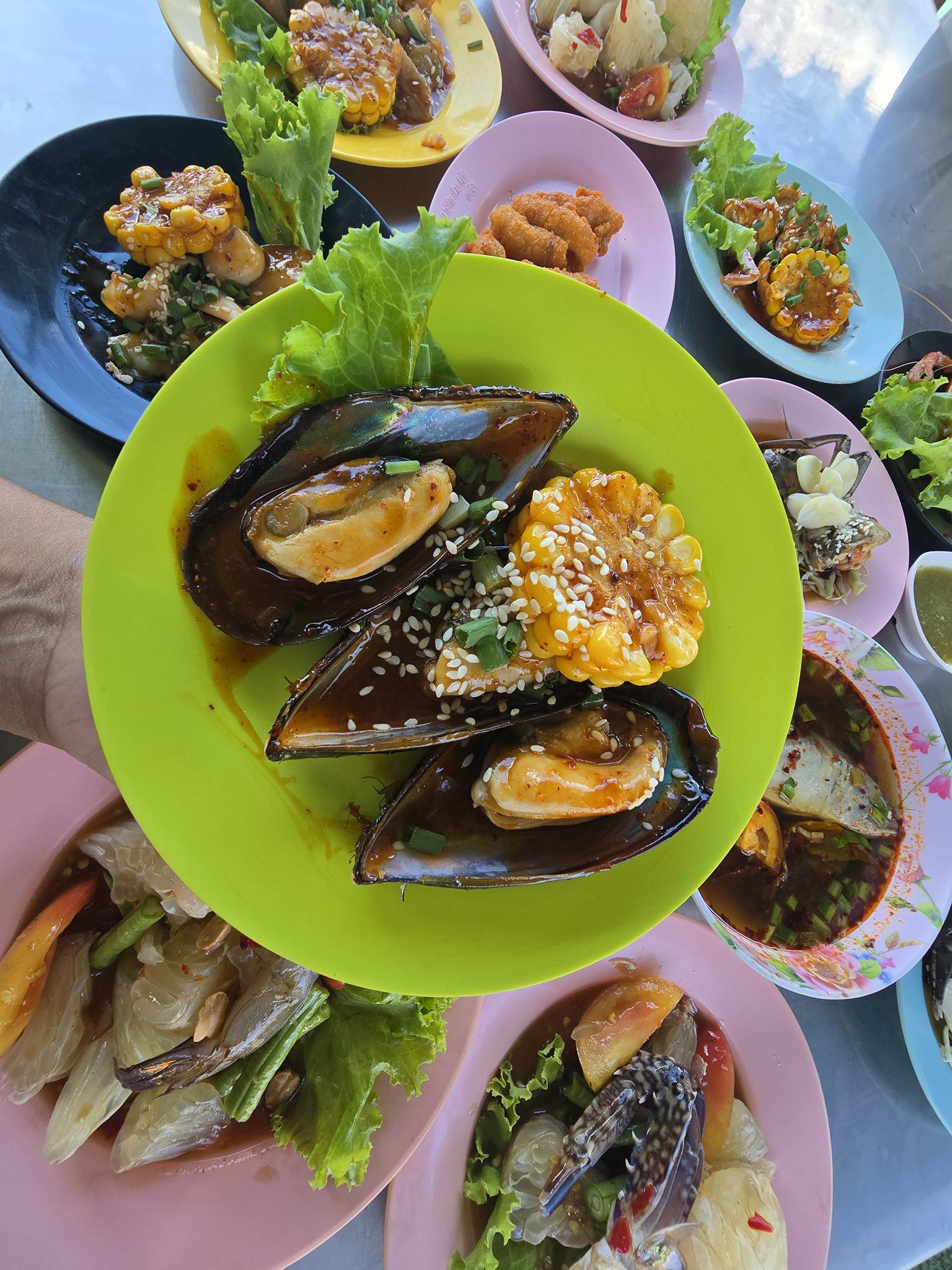 ยำริมบ่อ ร้านยำ สมุทรสาคร 9