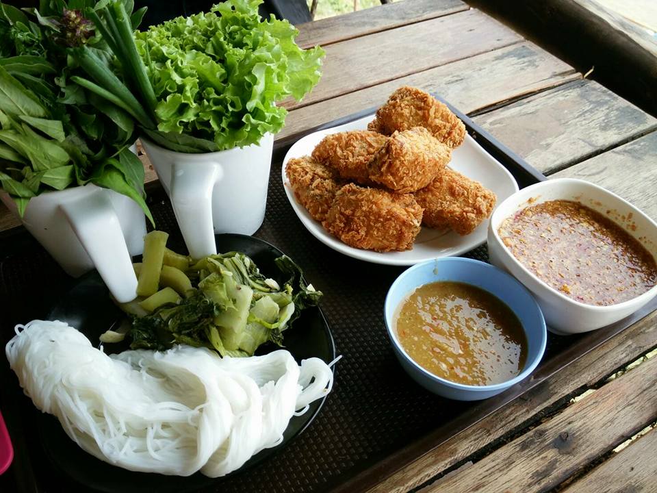 เป๋นปลาเป็น ร้านอาหารอีสาน นครพนม 6