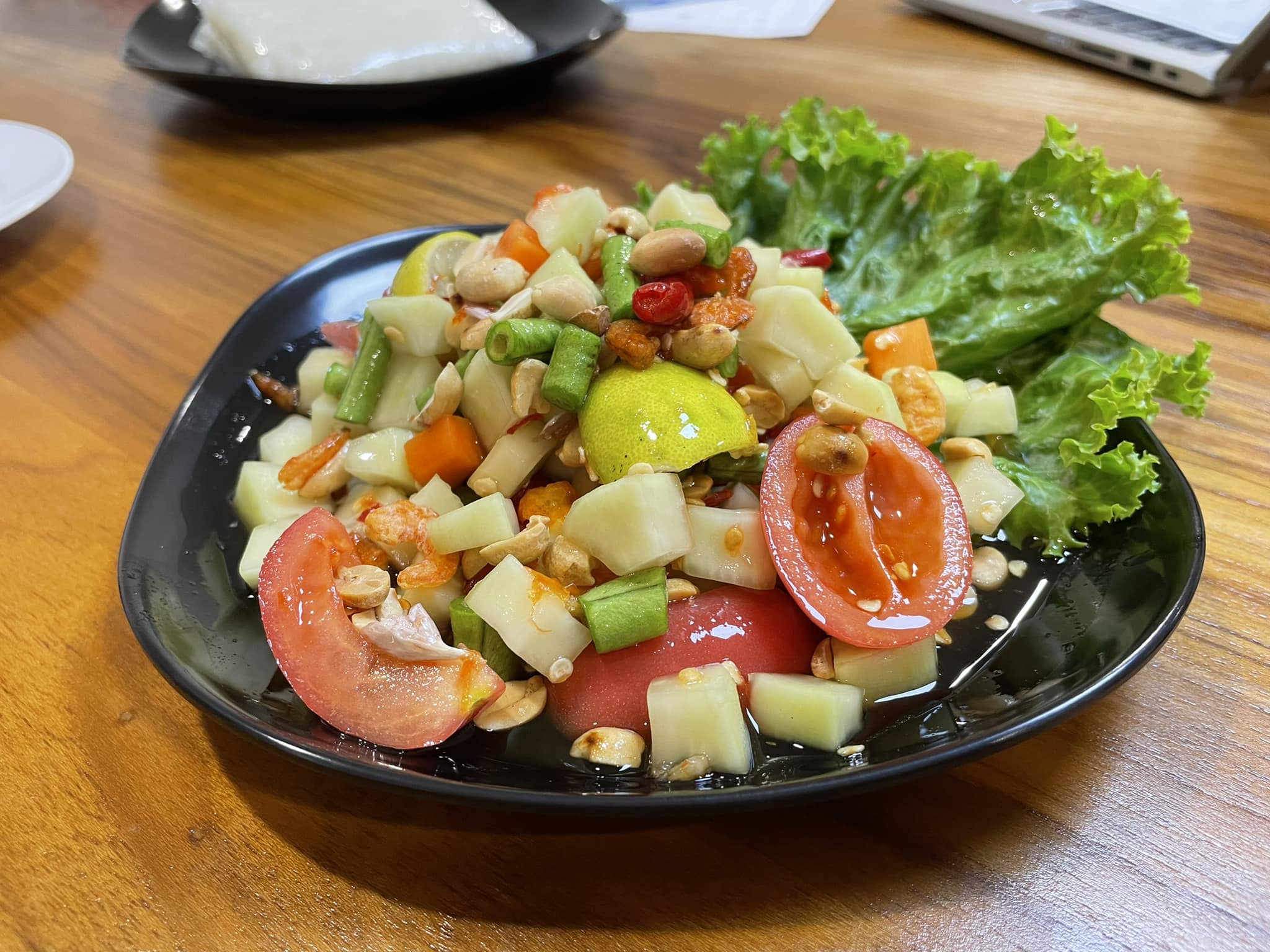 แซ่บนัวเฮ้าส์ ร้านยำ สมุทรสาคร 4