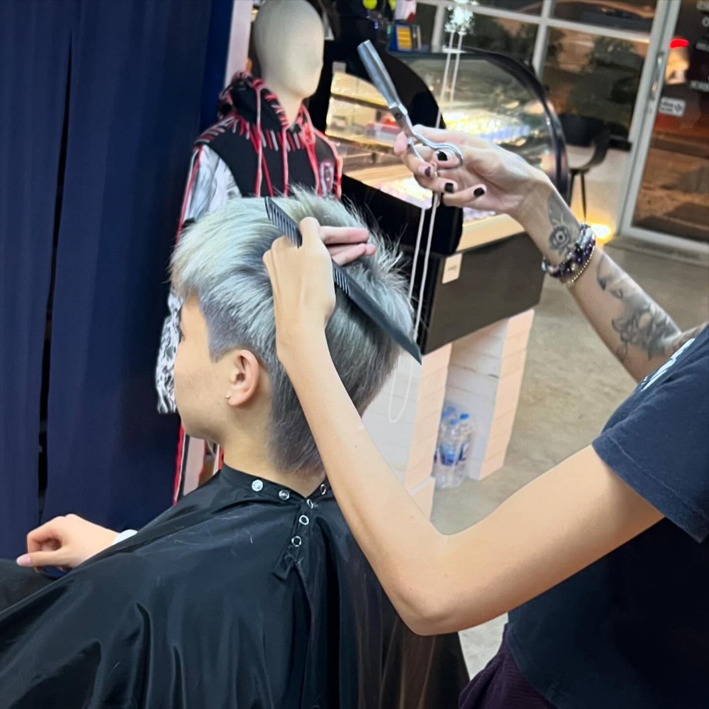 ONENESS HAIR STUDIO ร้านตัดผม ศรีสมาน 1