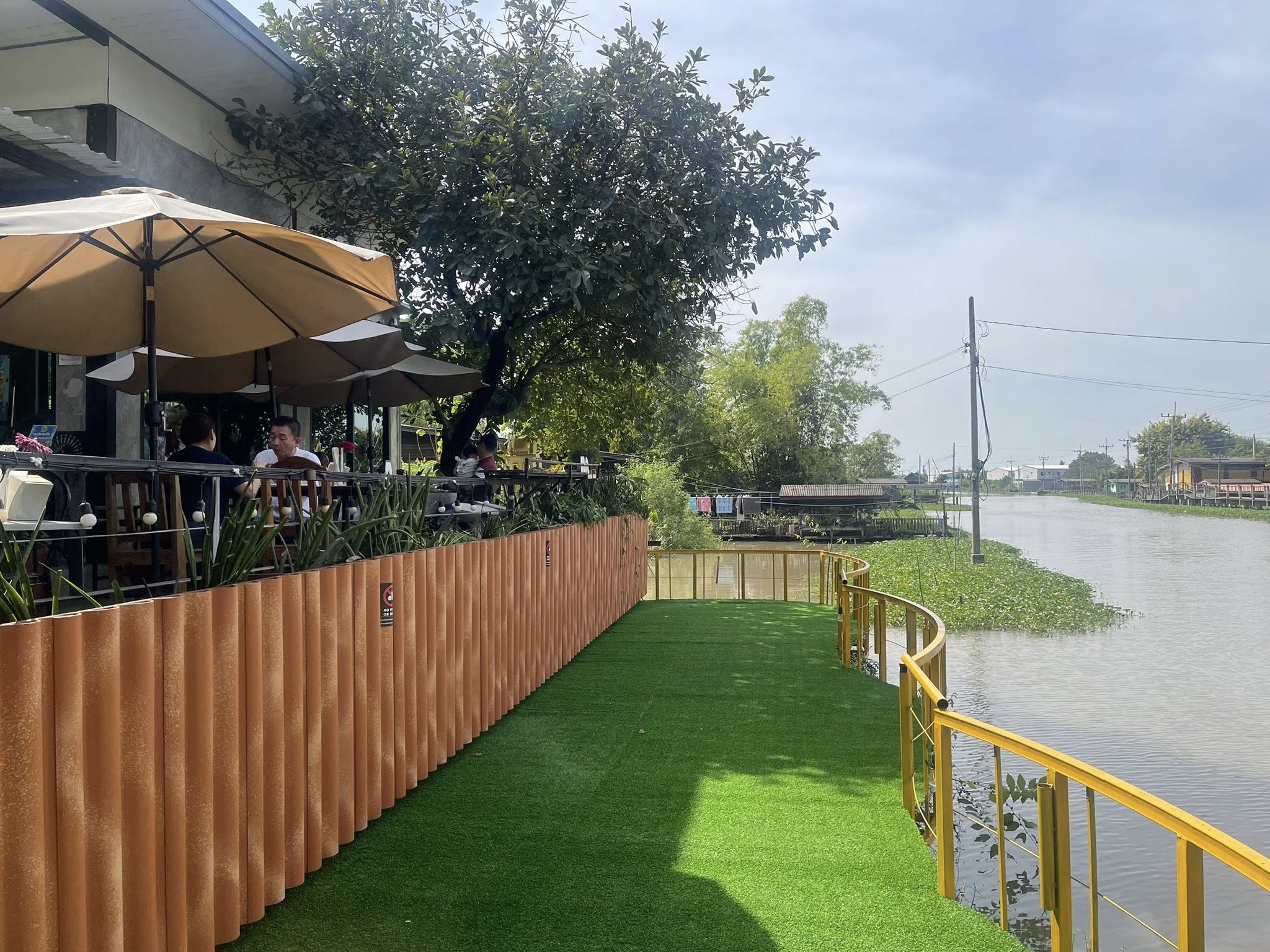 ชิดลมชมวิวริมน้ำ ราชพฤกษ์ ร้านอาหาร ท่าอิฐ 8