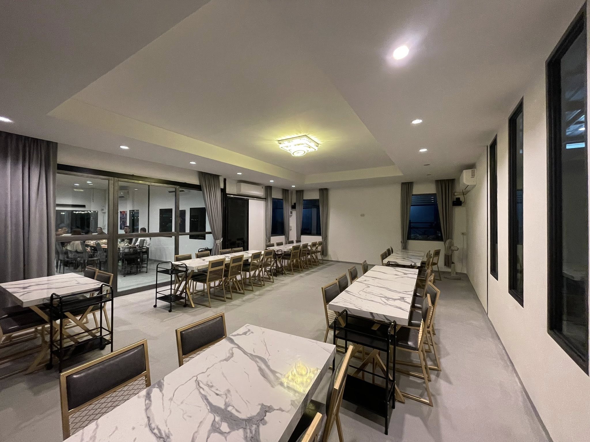 ท่าอิฐซีฟู๊ด ร้านอาหาร ท่าอิฐ 2