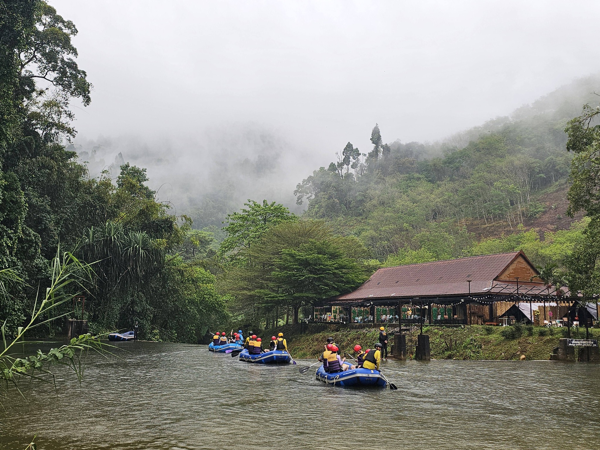 Best rafting 4U camp ลานกางเต็นท์ พังงา 6